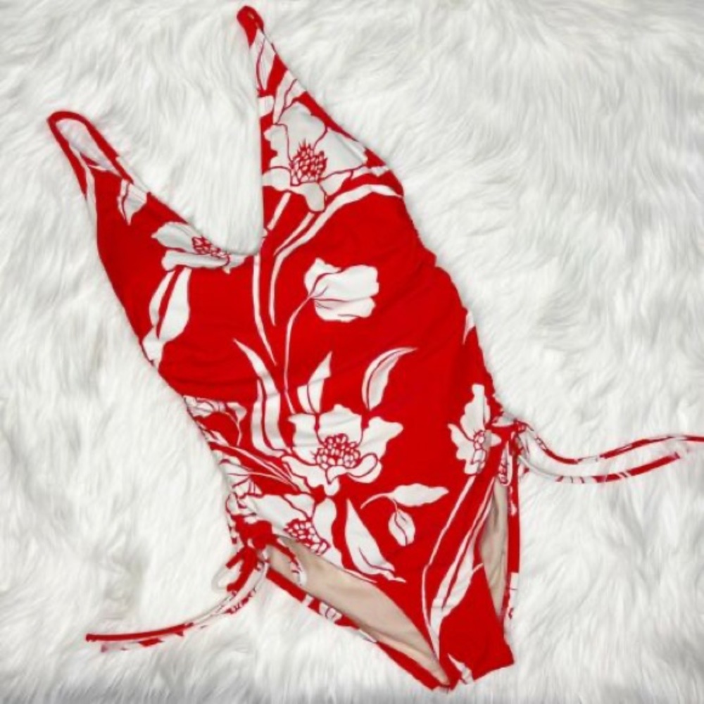 Kona Sol Hibiscus 🌺 print swimsuit - Picture 3 of 10